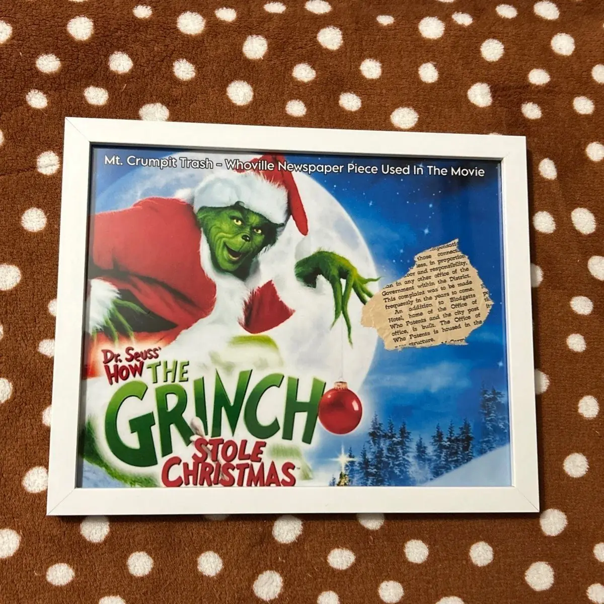 The Grinch Whoville Newspaper Screen Used Movie Prop Film TV COA Rare Jim Carrey