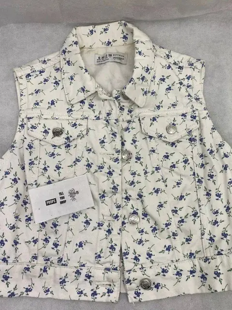 Saltburn 2023 Waistcoat Screen Used Movie Prop Film Coa Rare Thriller Film