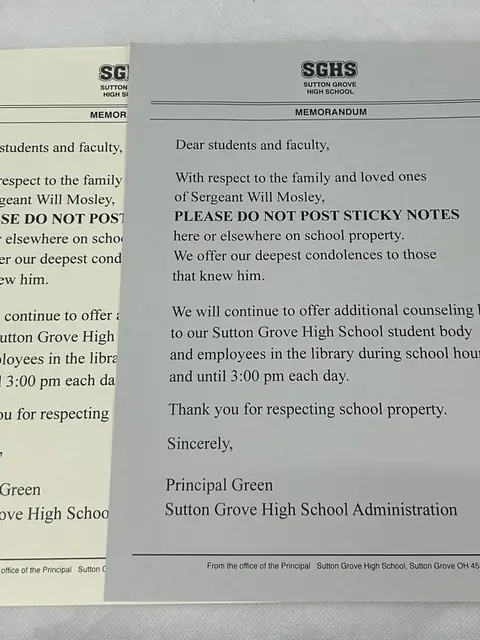 Dare Me 2019 Netflix Series Film Movie Prop Used Tv Coa Thriller x2 SGHS papers