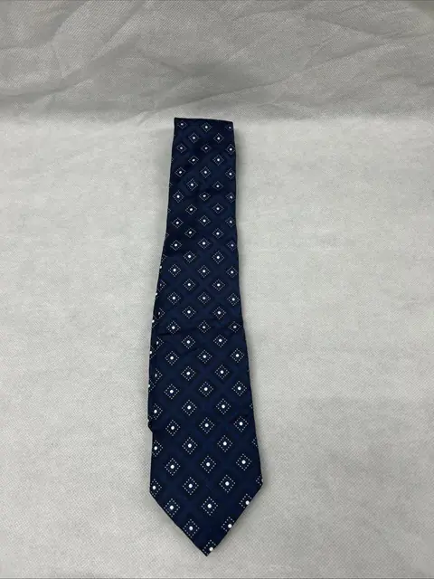 Orange Is The New Black Joe Caputo Hugo Boss Used Tie Wardrobe Series Prop Coa