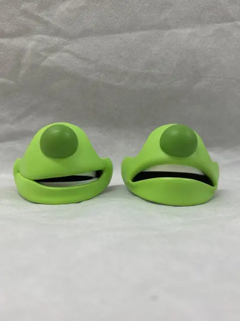 Norman Picklestripes TV Screen Used Hero Stop Motion Puppet Faceplate Set Coa